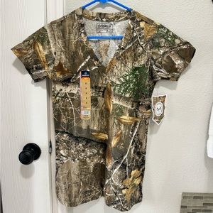 Magellan V-Neck Camo Tee
